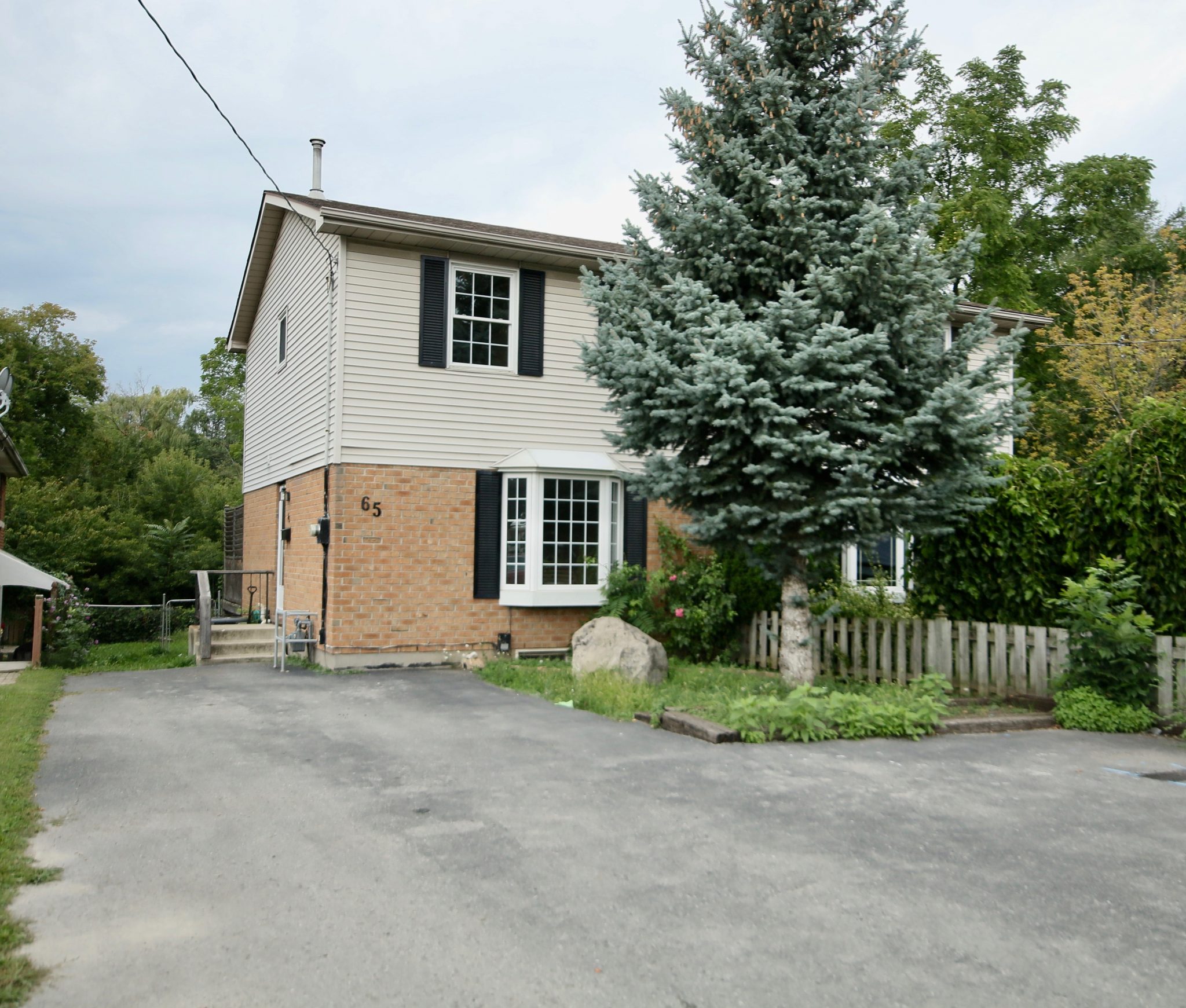 65 Bunting Road, St. Catherines Keith & Franҫoise