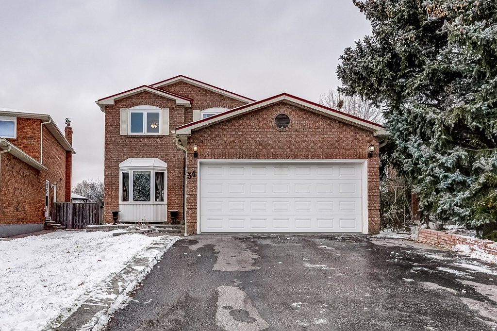 4 bedroom Brampton detached home with legal basement.