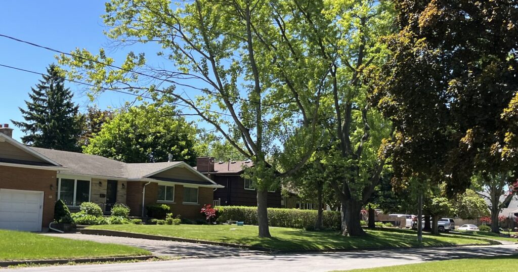 Single-level bungalow in Lakeshore St Catharines, a smaller home to consider when downsizing