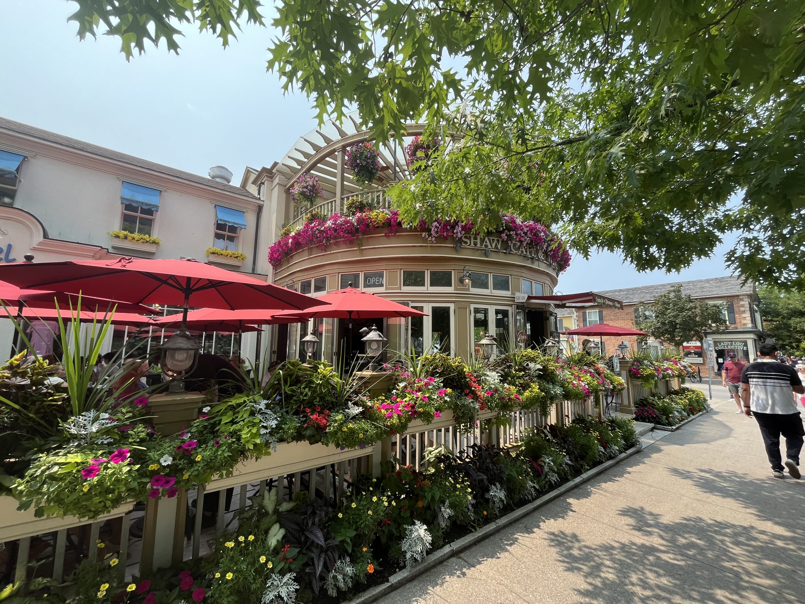 Summer street in Niagara-on-the-Lake Ontario