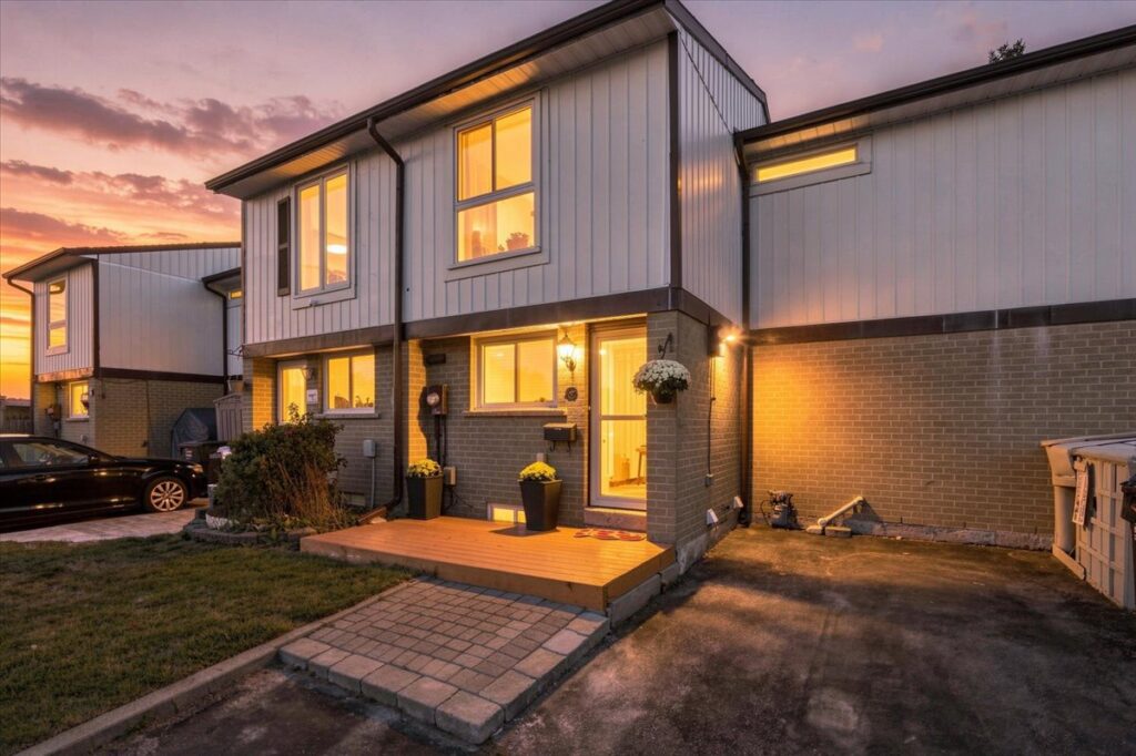 16 Havenbrook Court Brampton freehold townhouse with private driveway